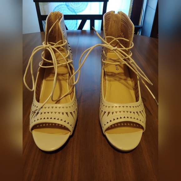 Nude geo torrid wedge shoe - Picture 1 of 6